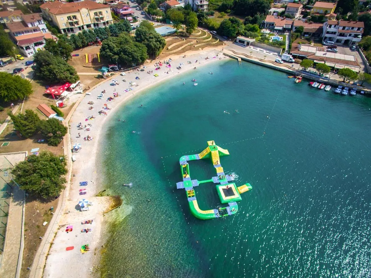 Holiday Apartment 50M From The Beach Pjescana Uvala