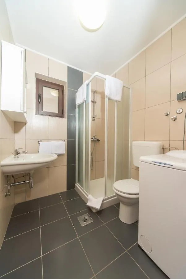 Holiday Apartment 50M From The Beach Pjescana Uvala