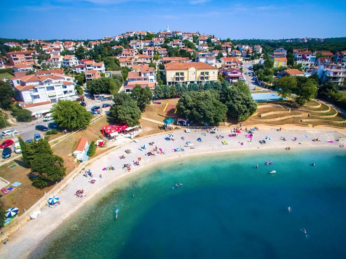 Holiday Apartment 50M From The Beach Pjescana Uvala