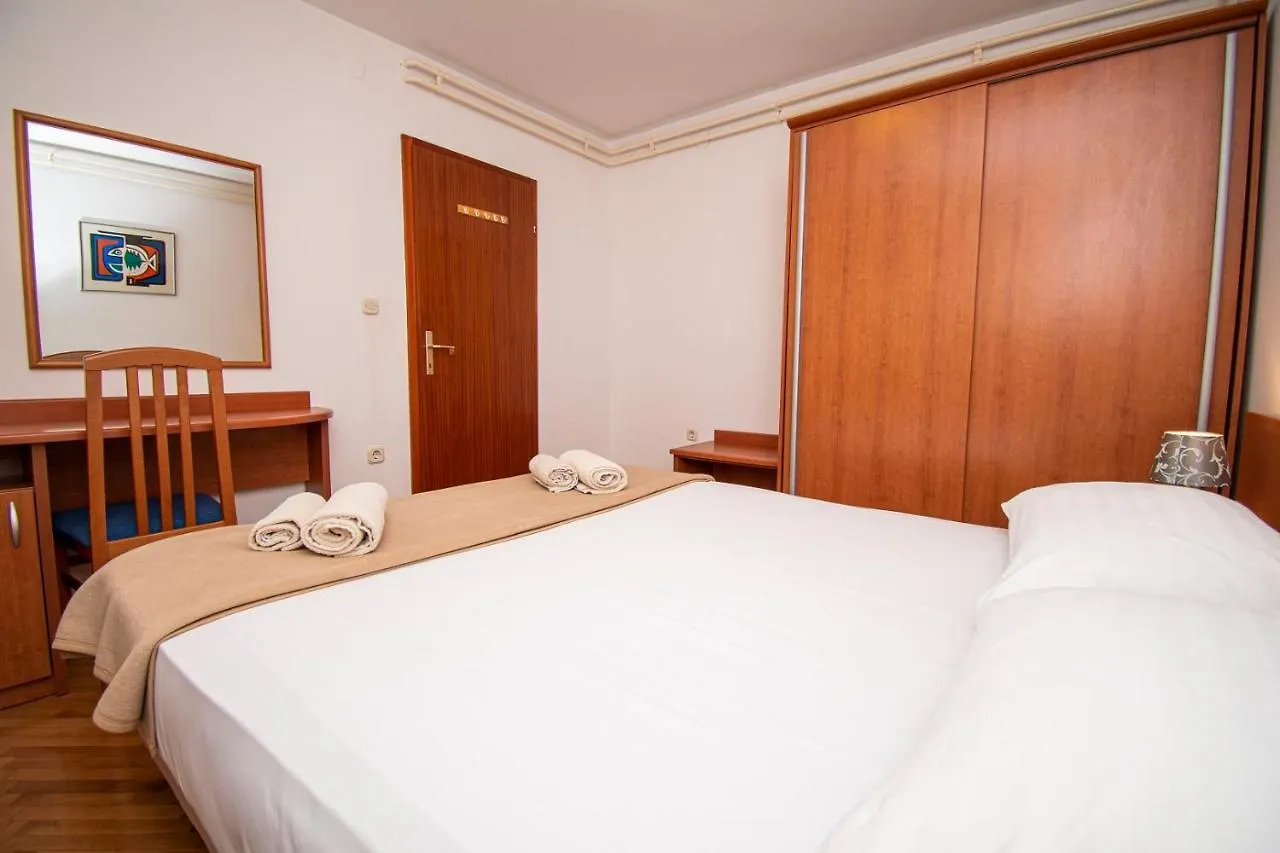 Holiday Apartment 50M From The Beach Pjescana Uvala