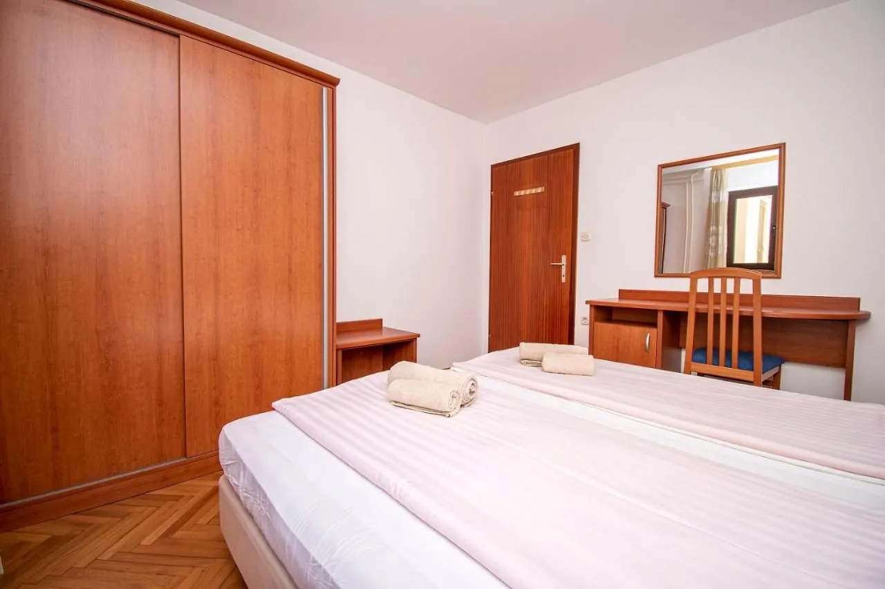 Holiday Apartment 50M From The Beach Pjescana Uvala