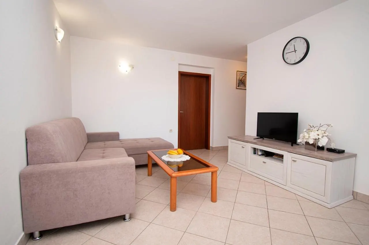 Holiday Apartment 50M From The Beach Pjescana Uvala