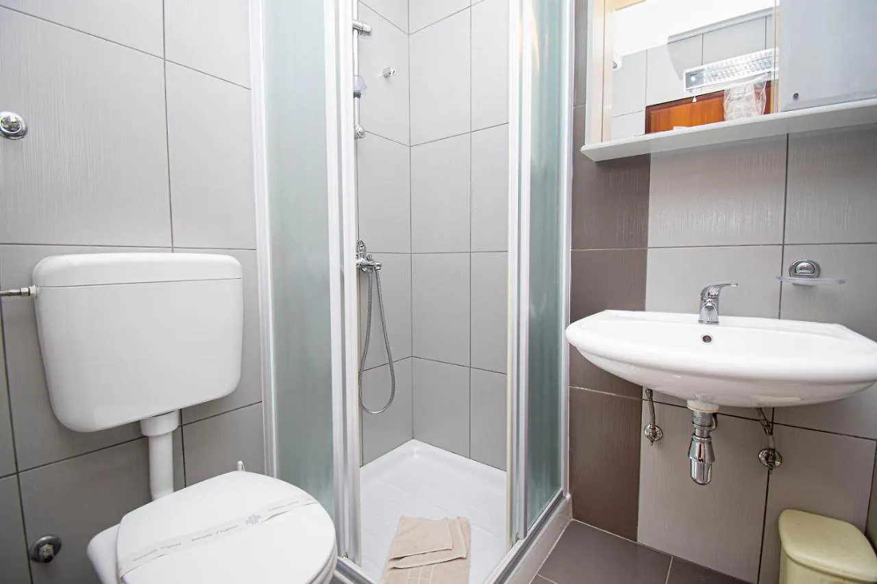 Holiday Apartment 50M From The Beach Pjescana Uvala 0*,  Croatie